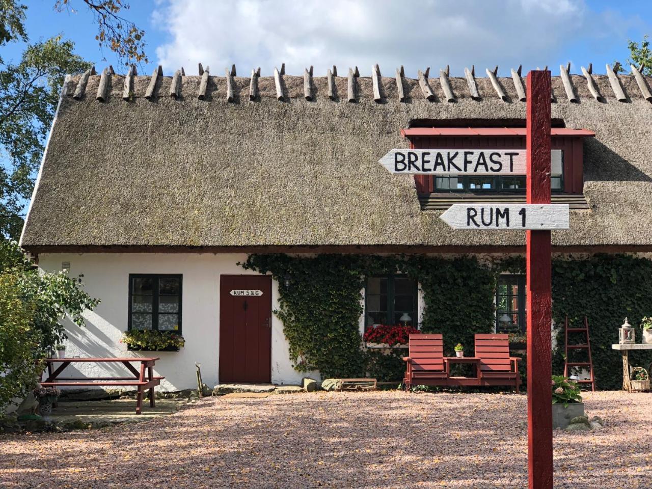 Husargardens Bed & Breakfast Sjöbo Eksteriør billede